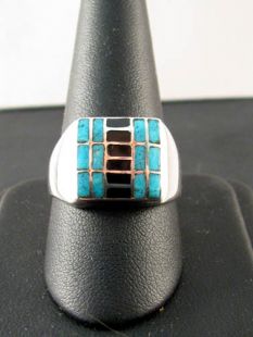 Native American Zuni Made Ring with Turquoise and Jet 