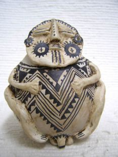 Effigy Gourd Pot