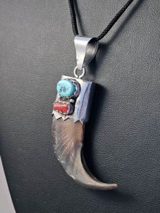 Native American Navajo Made Bear Claw Pendant