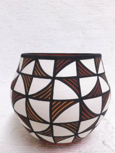 Native American Acoma Handbuilt and Handpainted Traditional Pot