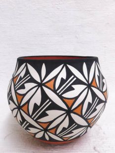 Native American Acoma Handbuilt and Handpainted Traditional Pot