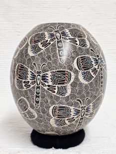 Mata Ortiz Handbuilt and Handpainted Pot with Dragonflies