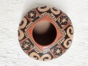 Native American Hopi Handbuilt and Handpainted Pot