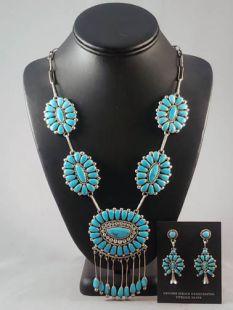 Vintage Native American Zuni Made Turquoise Necklace with Earrings