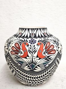 Native American Acoma Handpainted Pot