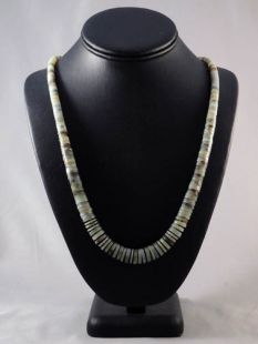 Native American Santo Domingo Made Serpentine Necklace 