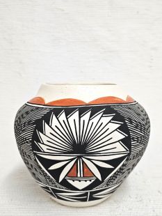 Native American Acoma Handbuilt and Handpainted Pot