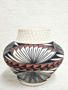 Native American Acoma Handpainted and Tool Marked Pot
