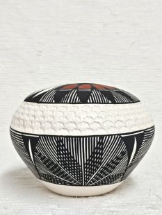 Native American Acoma Handpainted and Tool Marked Seed Pot