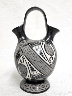 Mata Ortiz Handbuilt and Handpainted Wedding Vase