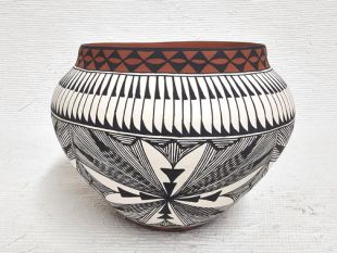 Native American Acoma Handpainted Traditional Pot