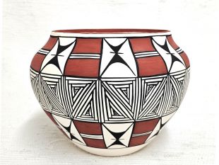 Native American Acoma Handpainted Pot