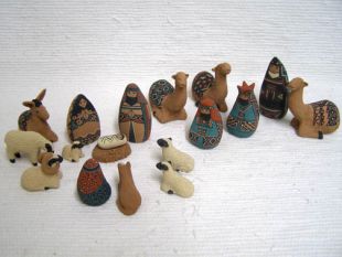 Mata Ortiz Handbuilt and Handpainted 18-Piece Nativity 