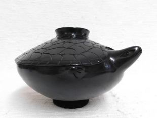 Mata Ortiz Handbuilt Turtle Pot