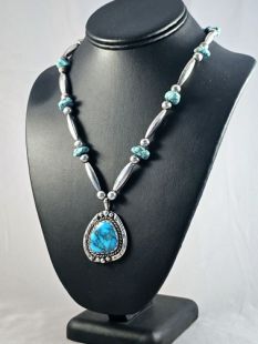 Vintage Native American Navajo Made Necklace with Turquoise