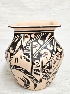 Native American Hopi Handbuilt and Handpainted Pot