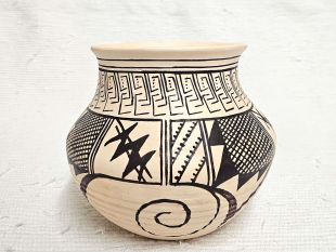 Native American Hopi Handbuilt and Handpainted Pot