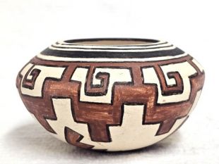 Native American Hopi Handbuilt and Handpainted Pot