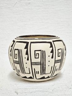 Native American Hopi Handbuilt and Handpainted Pot