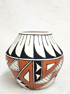 Native American Acoma Handpainted Pot 