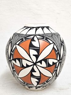 Native American Acoma Handpainted Pot 