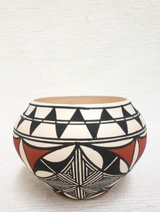 Native American Acoma Handpainted Pot 