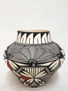 Native American Acoma Handpainted Pot 