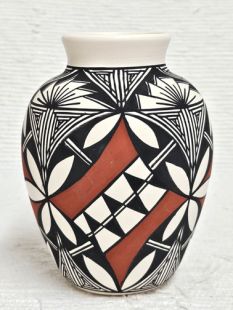 Native American Acoma Handpainted Storage Jar
