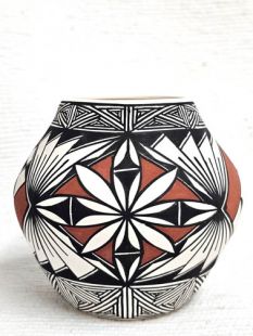 Native American Acoma Handpainted Pot 