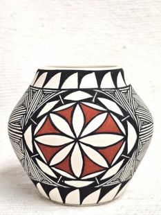 Native American Acoma Handpainted Pot 