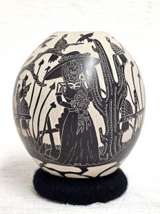 Mata Ortiz Handbuilt and Handetched Day of the Dead Pot
