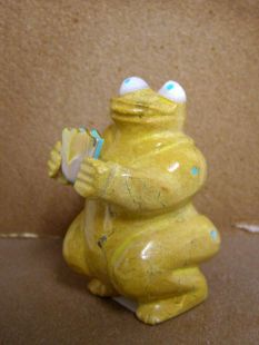 Zuni Carved Frog Fetish with Sandwich