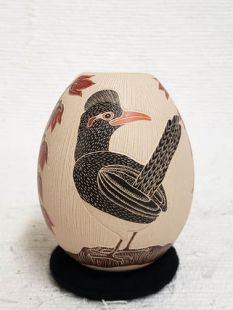 Mata Ortiz Handbuilt and Handetched Pot with Roadrunner