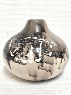 Native American Made Ceramic Horsehair Pot 