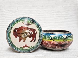 Native American Navajo Made Ceramic Fine Etched Horsehair Jewelry Box with Buffalo