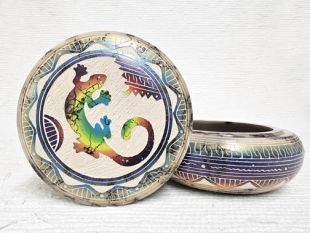 Native American Navajo Made Ceramic Fine Etched Horsehair Jewelry Box with Lizard