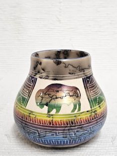 Native American Navajo Made Ceramic Fine Etched Horsehair Pot with Buffalo