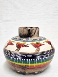Native American Navajo Fine Etched Horsehair Traditional Pot with Hummingbirds