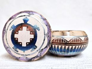 Native American Navajo Made Ceramic Fine Etched Horsehair Jewelry Box with Turtle