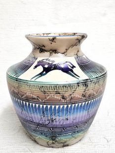 Native American Navajo Made Ceramic Fine Etched Horsehair Pot with War Pony