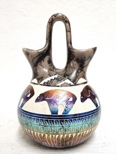 Native American Navajo Fine Etched Horsehair Wedding Vase with Bears