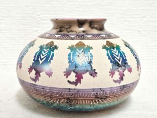 Native American Navajo Fine Etched Horsehair Pot with Horned Toads