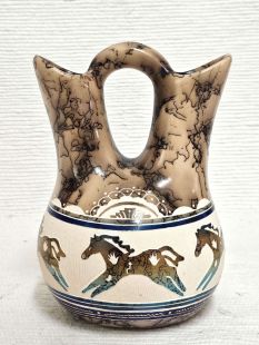 Native American Navajo Fine Etched Horsehair Wedding Vase with Horses