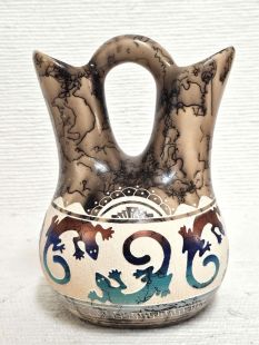 Native American Navajo Fine Etched Horsehair Wedding Vase with Lizards