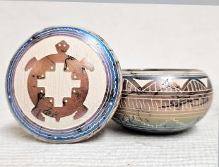 Native American Navajo Made Ceramic Fine Etched Horsehair Jewelry Box with Turtle
