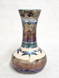 Native American Navajo Made Ceramic Fine Etched Horsehair Vase with Dragonflies