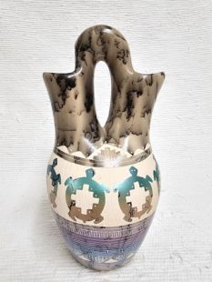 Native American Navajo Fine Etched Horsehair Wedding Vase with Turtles