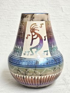 Native American Navajo Made Ceramic Fine Etched Horsehair Pot with Kokopelli