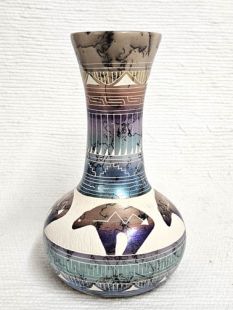 Native American Navajo Made Ceramic Fine Etched Horsehair Vase with Bears