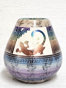 Native American Navajo Fine Etched Horsehair Pot with Lizard